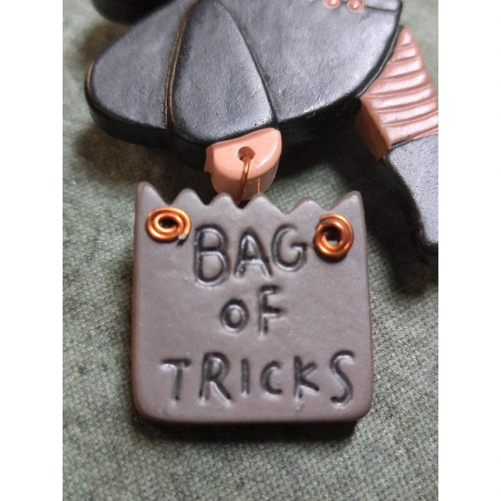 The Unbranded Brand halloween brooch